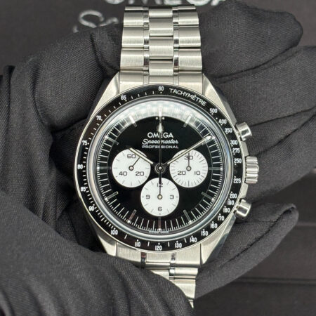 Omega Speedmaster "Reverse Panda"