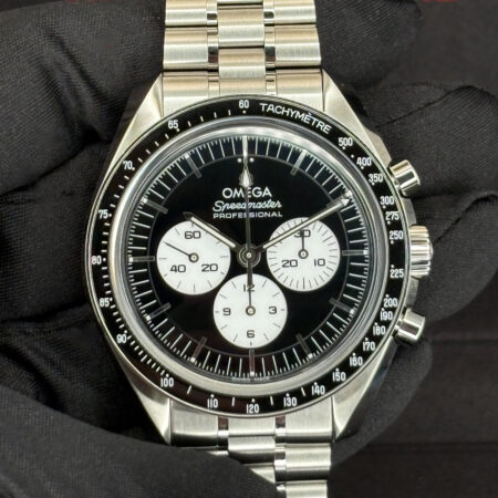 Omega Speedmaster "Reverse Panda"